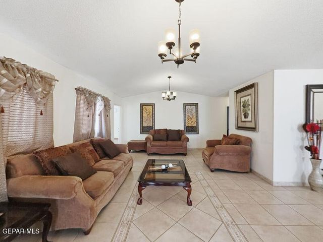 445 Suzi Way, Socorro, TX 79927