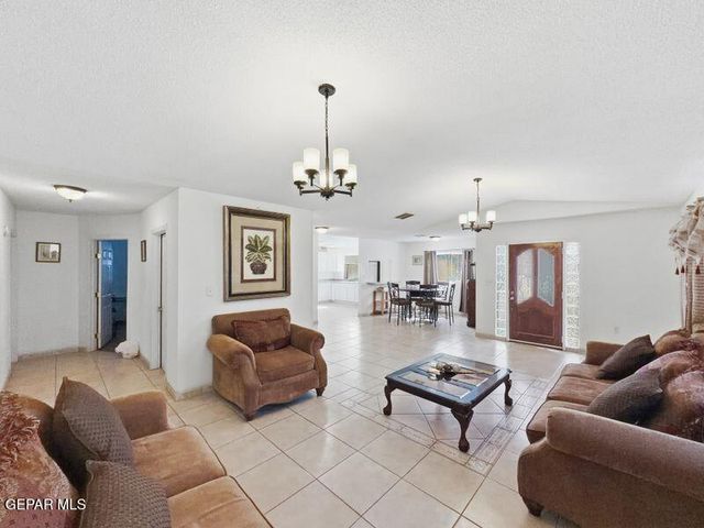 445 Suzi Way, Socorro, TX 79927