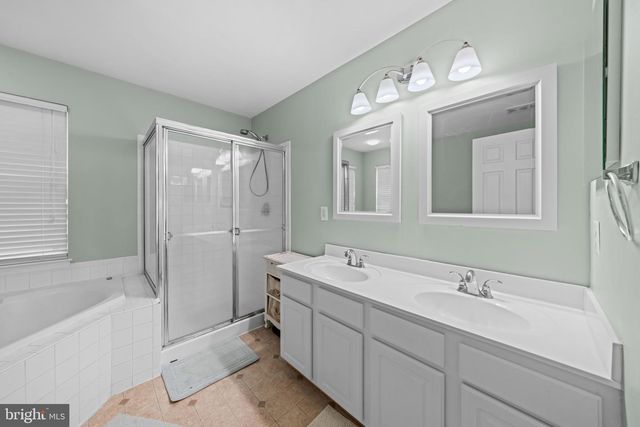 8393 TENBROOK DR, Gainesville, VA 20155