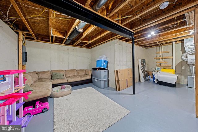 8393 TENBROOK DR, Gainesville, VA 20155