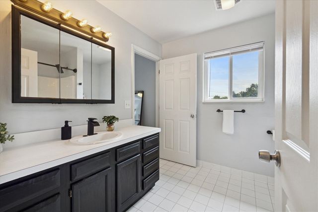 578 E Mahan Avenue, Hazel Park, MI 48030