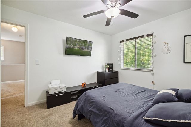 578 E Mahan Avenue, Hazel Park, MI 48030