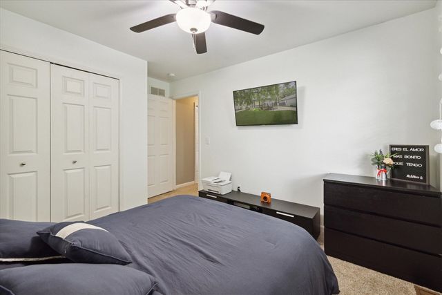 578 E Mahan Avenue, Hazel Park, MI 48030