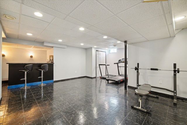 578 E Mahan Avenue, Hazel Park, MI 48030