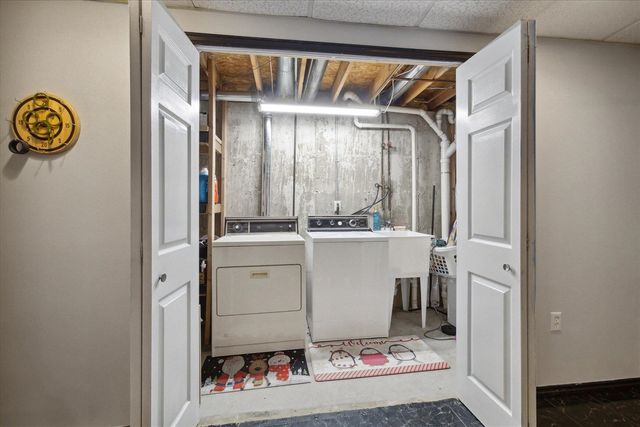 578 E Mahan Avenue, Hazel Park, MI 48030