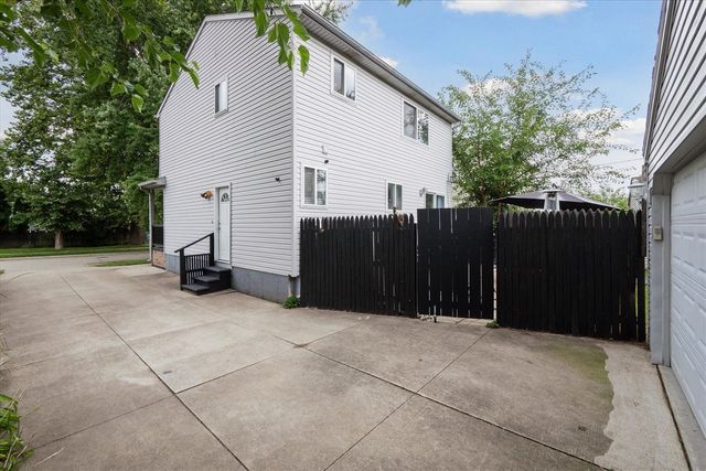 578 E Mahan Avenue, Hazel Park, MI 48030