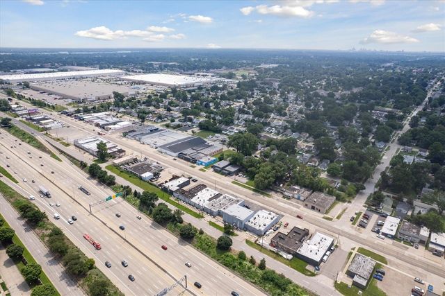 578 E Mahan Avenue, Hazel Park, MI 48030