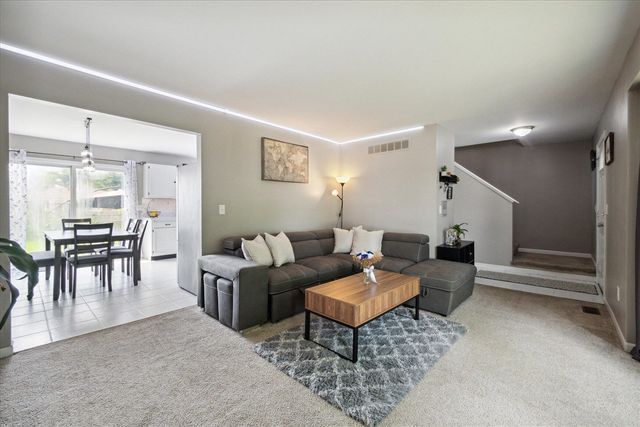 578 E Mahan Avenue, Hazel Park, MI 48030