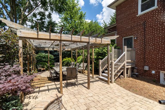 2900 W Birchwood Avenue, Chicago, IL 60645