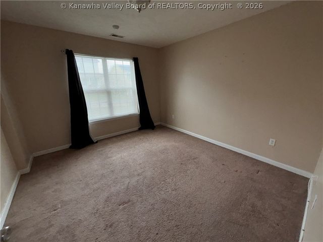 710 Emerald Drive, Hurricane, WV 25526