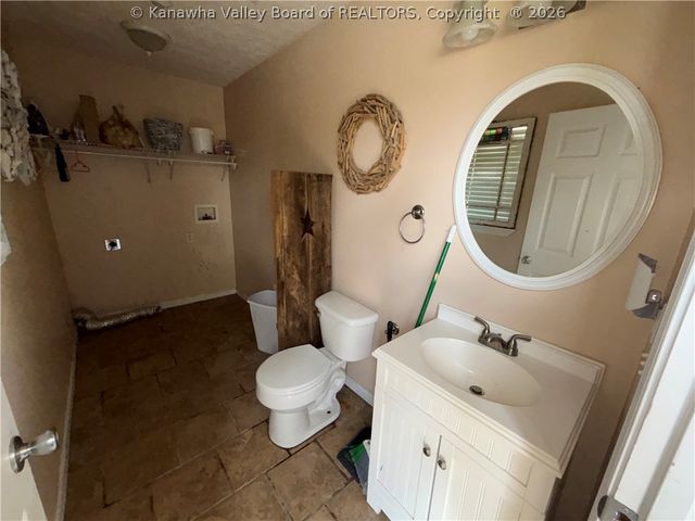 710 Emerald Drive, Hurricane, WV 25526