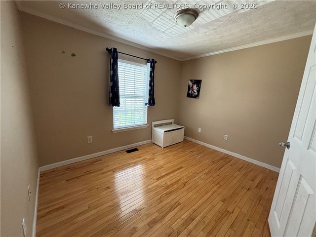 710 Emerald Drive, Hurricane, WV 25526