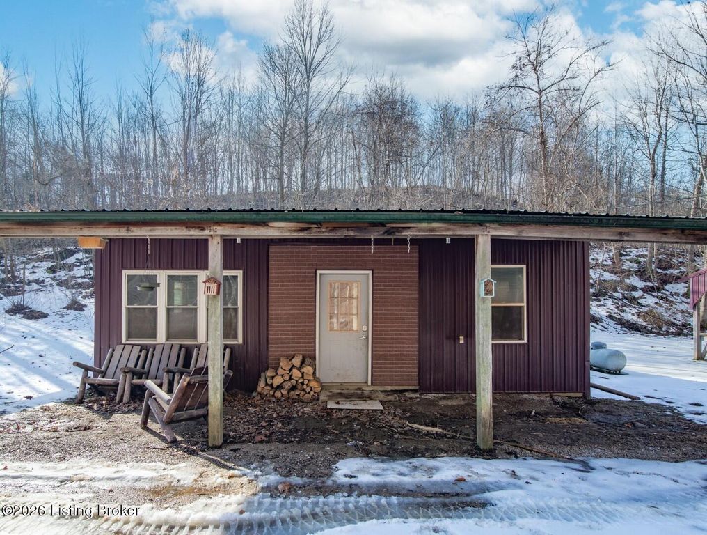 592 Jake Horsley Ln, Stephensport, KY 40170