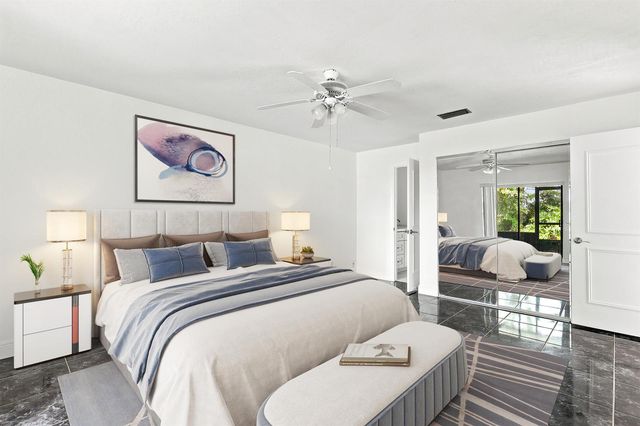 10 Seneca Court, Royal Palm Beach, FL 33411