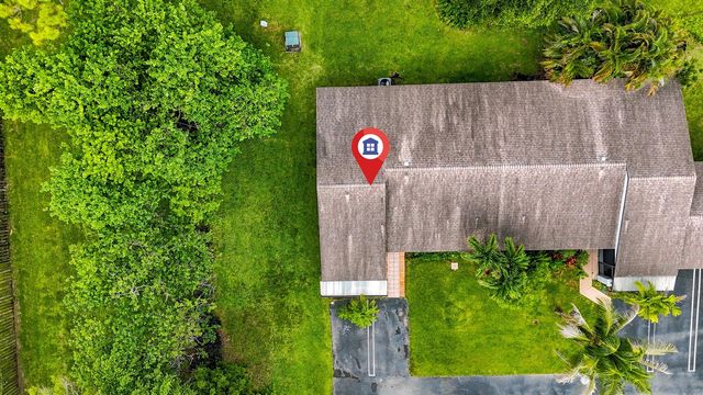 10 Seneca Court, Royal Palm Beach, FL 33411