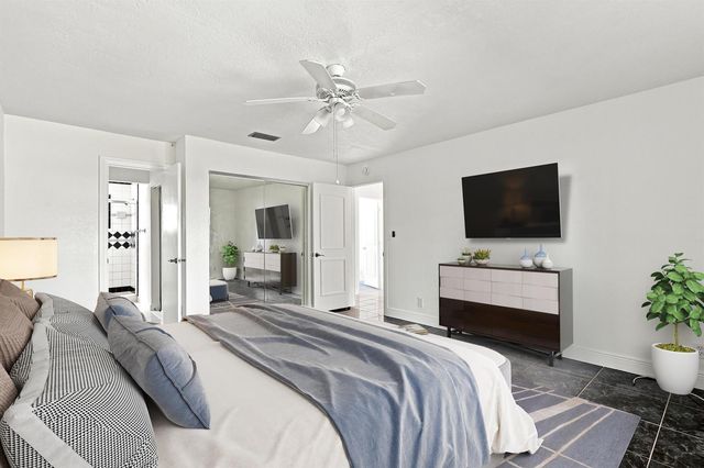 10 Seneca Court, Royal Palm Beach, FL 33411
