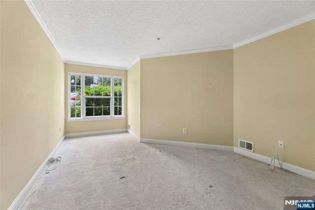 1116 Hyde Park Court, Mahwah, NJ 07430