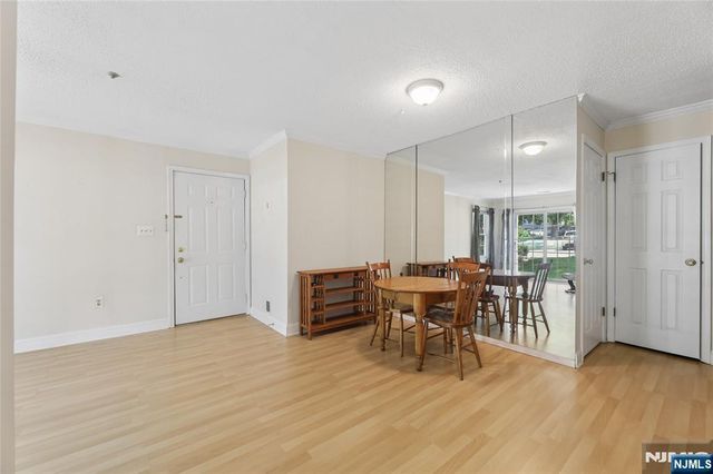 1116 Hyde Park Court, Mahwah, NJ 07430