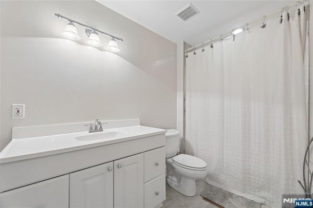 1116 Hyde Park Court, Mahwah, NJ 07430