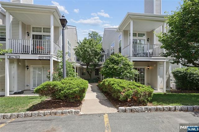 1116 Hyde Park Court, Mahwah, NJ 07430
