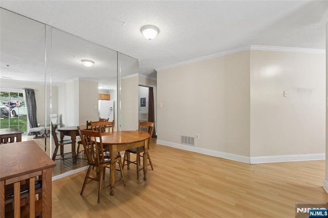 1116 Hyde Park Court, Mahwah, NJ 07430