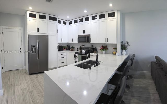 680 NW 159th Avenue, Pembroke Pines, FL 33028