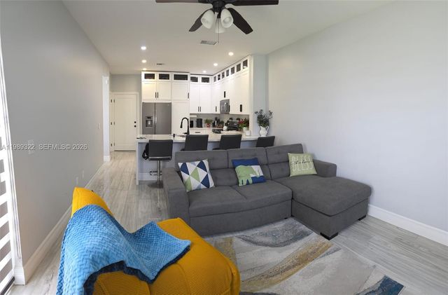 680 NW 159th Avenue, Pembroke Pines, FL 33028