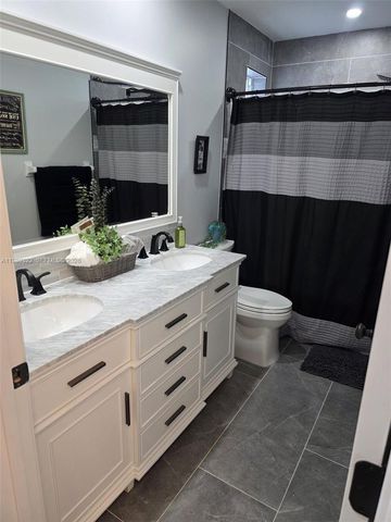 680 NW 159th Avenue, Pembroke Pines, FL 33028