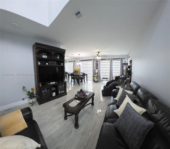 680 NW 159th Avenue, Pembroke Pines, FL 33028