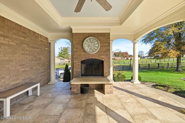 7403 Broad Run Rd, Louisville, KY 40291