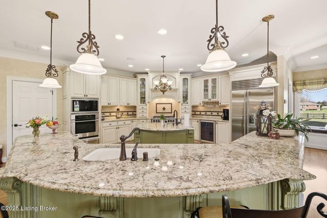 7403 Broad Run Rd, Louisville, KY 40291