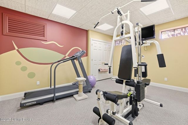 7403 Broad Run Rd, Louisville, KY 40291