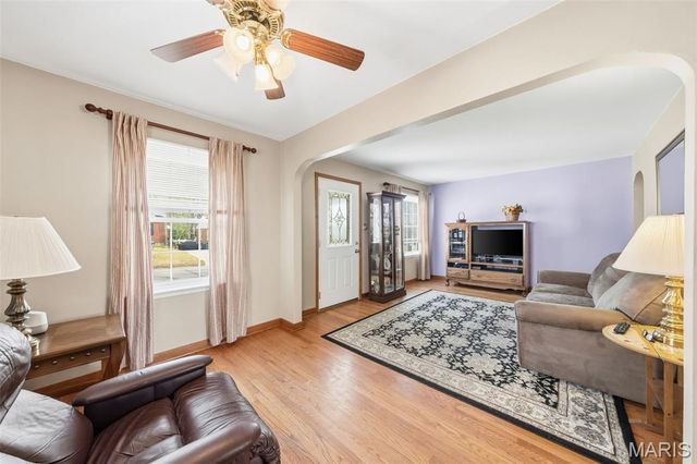 10512 Saint Francis Lane, St Ann, MO 63074