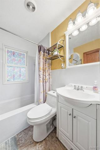 10512 Saint Francis Lane, St Ann, MO 63074