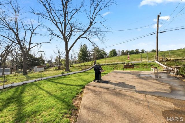 10512 Saint Francis Lane, St Ann, MO 63074