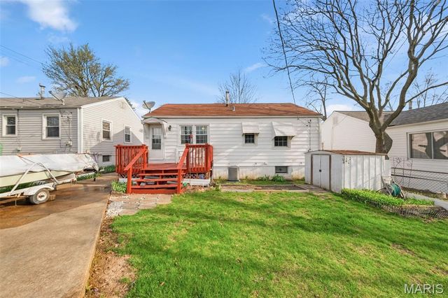 10512 Saint Francis Lane, St Ann, MO 63074