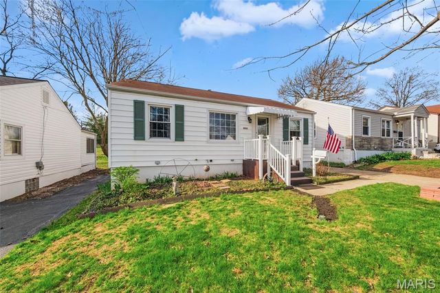 10512 Saint Francis Lane, St Ann, MO 63074