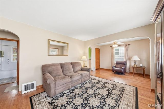 10512 Saint Francis Lane, St Ann, MO 63074