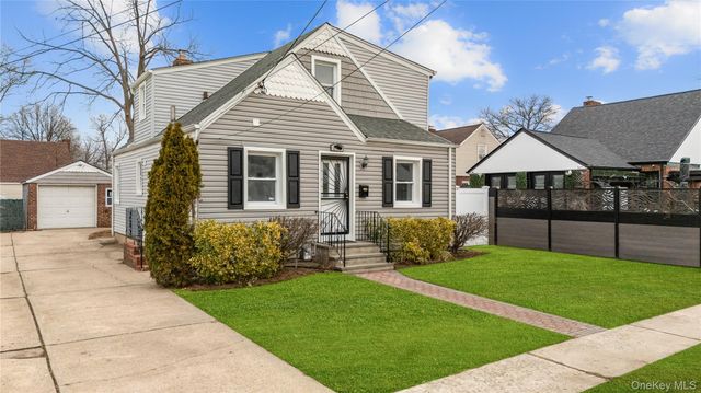 141 Booth Street, Hempstead, NY 11550