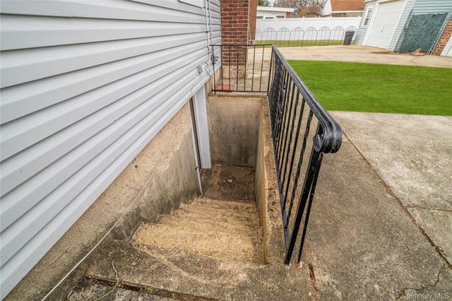 141 Booth Street, Hempstead, NY 11550