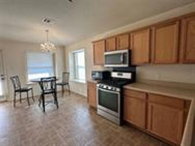 908 SWEET LEAF LN, Pflugerville, TX 78660