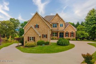 118 Luxury Lane, Dandridge, TN 37725