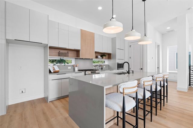 5505 Hershe Street, Houston, TX 77020