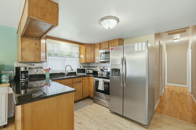 325 N 145th Avenue, Holland, MI 49424