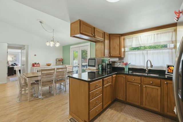 325 N 145th Avenue, Holland, MI 49424