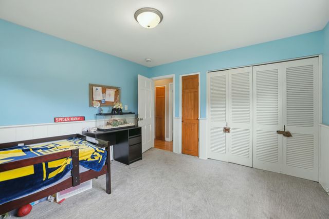 325 N 145th Avenue, Holland, MI 49424
