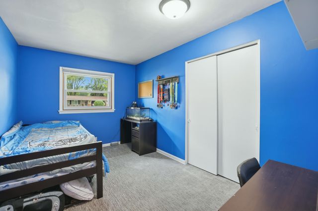 325 N 145th Avenue, Holland, MI 49424