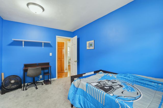 325 N 145th Avenue, Holland, MI 49424