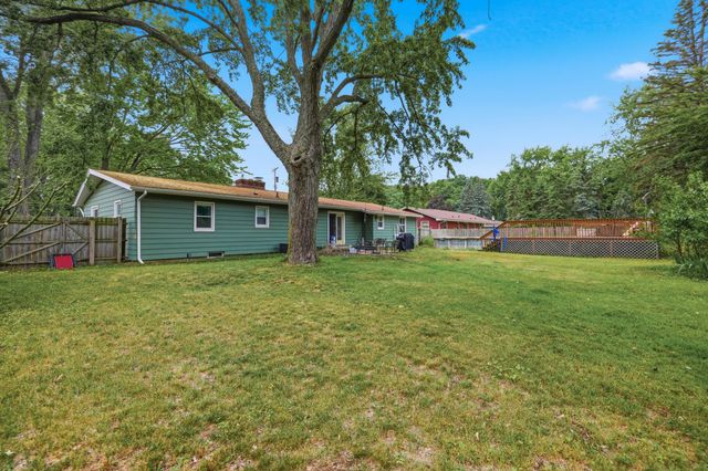 325 N 145th Avenue, Holland, MI 49424