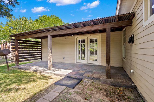 5204 Roxie Street, Haltom City, TX 76117